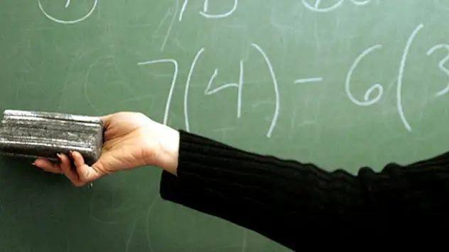 107 öğretmen hakkında gözaltı kararı