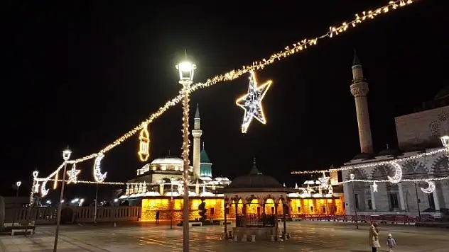 11 ayın sultanı Ramazan, Konya'yı ışıl ışıl sarmaladı