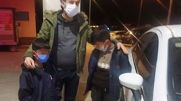 11 yaşındaki çocukların araba sevdası karakolda bitti