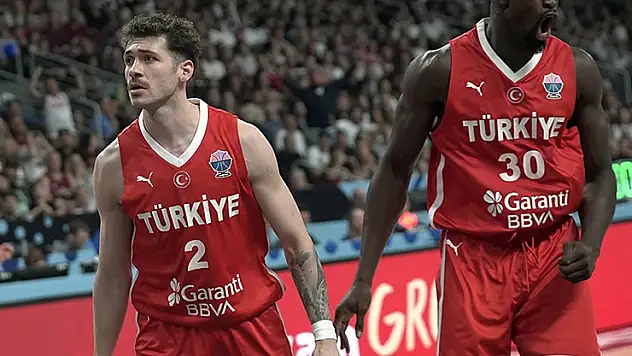 12 Dev Adam'dan farklı galibiyet