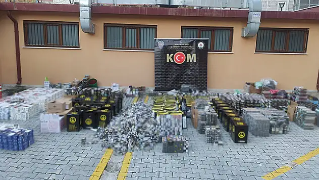12 iş yerine operasyon! Konya'da okul çevrelerinde kaçak sigara satan 13 kişi yakalandı
