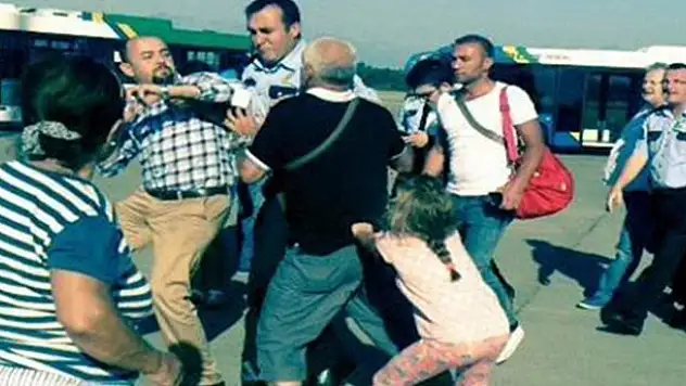 12 saatlik rötar yolcuları çileden çıkardı