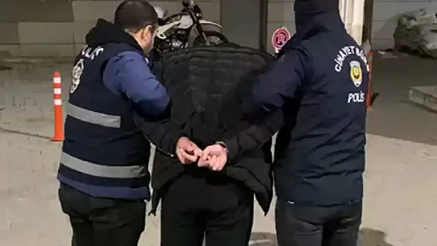 12 yıl hapisle aranan firari saklandığı evde yakalandı

