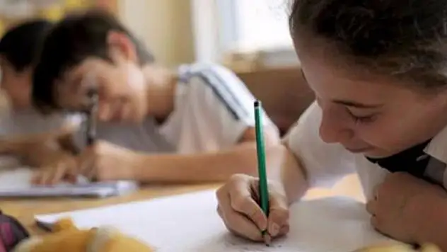 12 yıllık 'bitişik eğik el yazısı' kalktı!