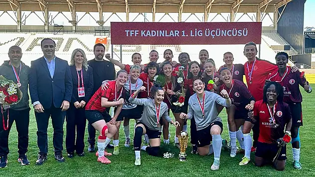 1207 Antalya KFK, Kadın Futbol Süper Ligi'ne yükseldi