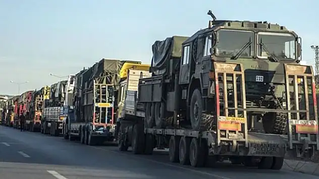 13 Tırlık askeri konvoy Kilis'e gitti