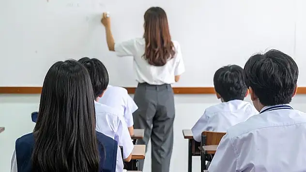 15 bin sözleşmeli öğretmen atamasına ilişkin tercih ve atama kılavuzu yayımlandı