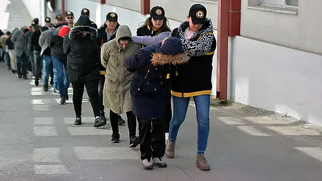 15 milyon lira vurgun yapan sahte polis çetesinin şifresi: İneği otlatın

