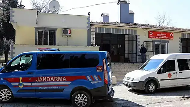 15 yaşında katil oldu, şaka yapan arkadaşını bıçaklayarak öldürdü
