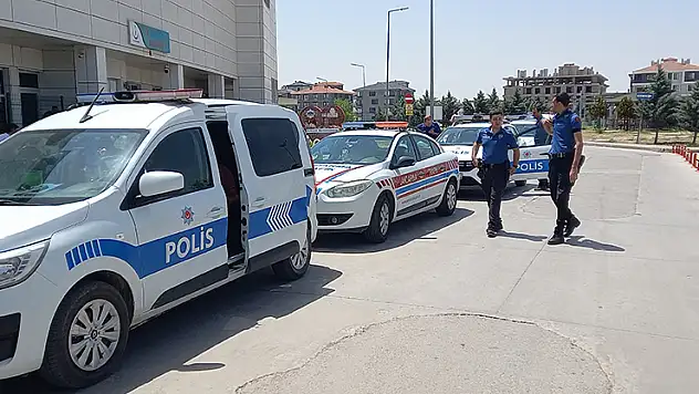 15 yaşındaki çocuk çobanı vurdu tüfeği almaya çalışan kendi babası da yaralandı