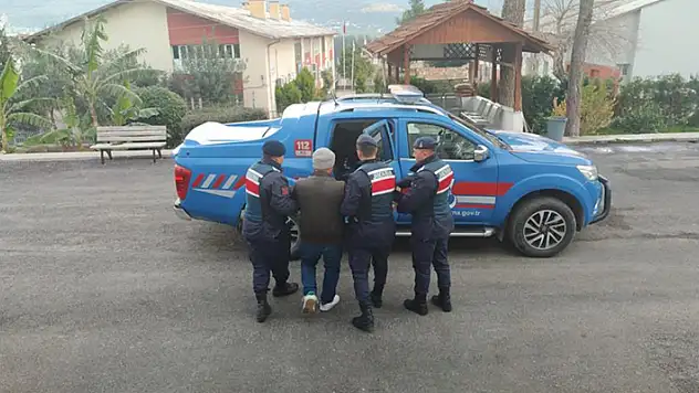 15 yıl kesinleşmiş hapis cezasıyla aranan hükümlü 7 yıl sonra jandarma takibi ile yakalandı
