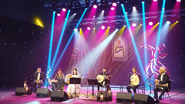 16. Konya Uluslararası Mistik Müzik Festivali'nde Nassima Chabane sahne aldı