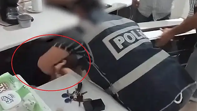 16 yıl hapisle aranan hükümlü, evindeki gizli bölmede yakalandı
