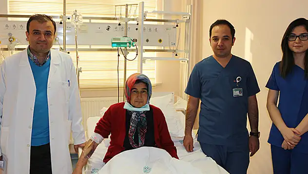17 yaşındaki gencin böbreğiyle hayata tutundu