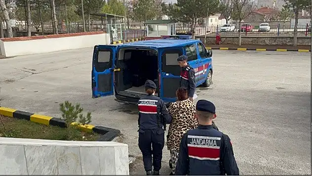 17 yıl hapis cezası bulunan hırsızlık şüphelisi Konya'ya gelirken yakalandı
