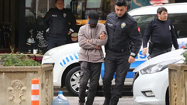 18 aracın lastiklerini kesen şüpheli: Sarhoştum, hatırlamıyorum

