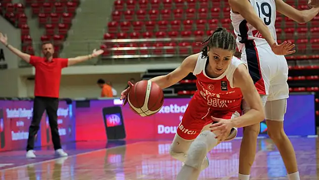 18 Yaş Altı Kız Basketbol Milli Takımı, Fransa'ya mağlup oldu
