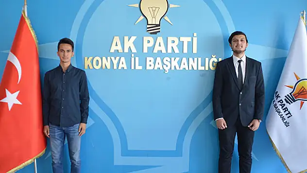 18 yaşındaki iki genç milletvekilliği aday adaylığı için başvuru yaptı