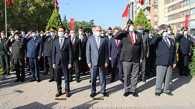 19 Eylül Gaziler Günü Atatürk Anıtı'nda düzenlenen törenle kutlandı