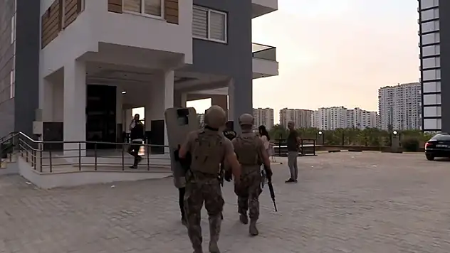 19 ildeki 'Düğüm-1' operasyonlarında 88 'nitelikli dolandırıcılık' şüphelisi yakalandı
