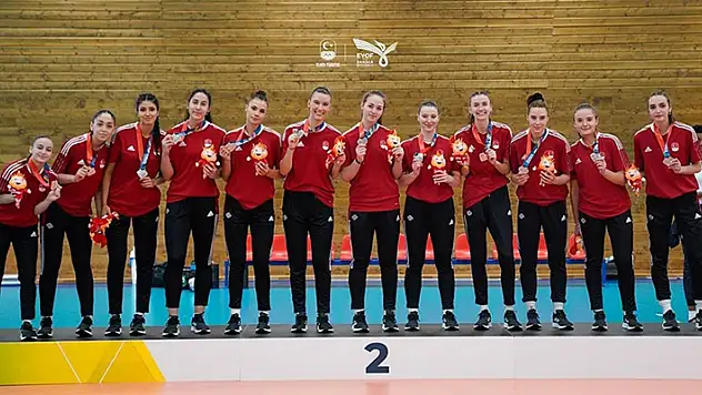 19 Yaş Altı Voleybol Kız Milli Takımı, EYOF'u gümüş madalyayla tamamladı

