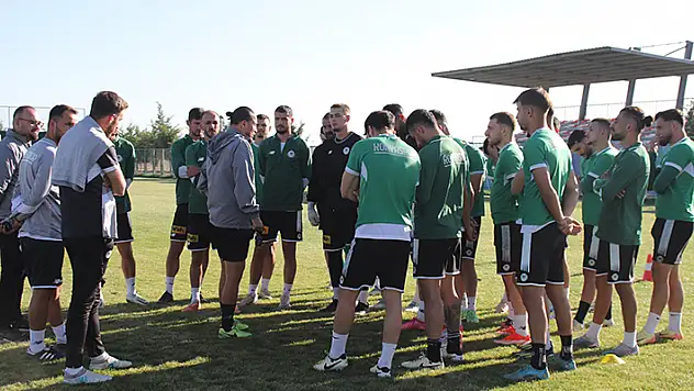 
1922 Konyaspor Çankaya'ya bileniyor