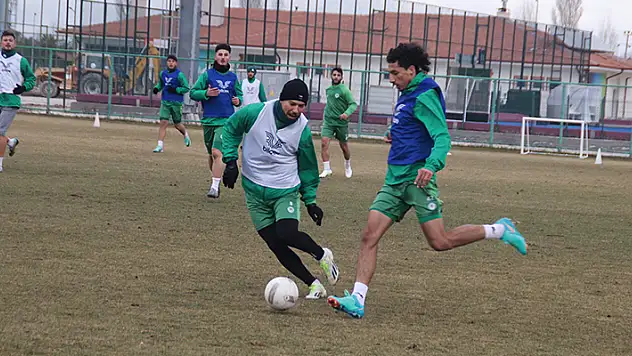 1922 KONYASPOR'DA DARICA MESAİSİ
