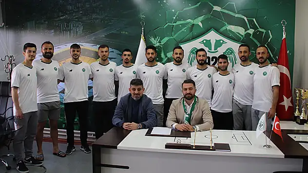 1922 KONYASPOR'DA İMZALAR ATILDI
