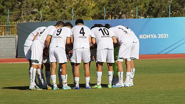 1922 Konyaspor galibiyet için kenetlendi
