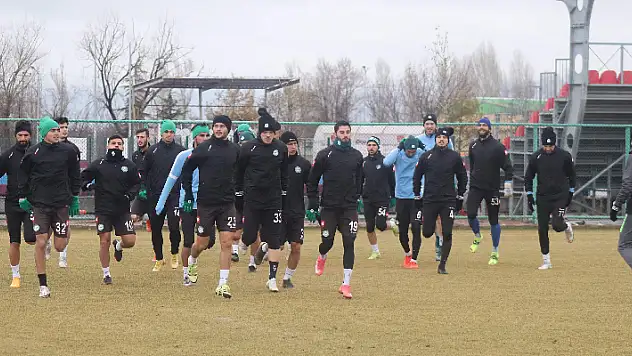 1922 Konyaspor kanat arıyor 