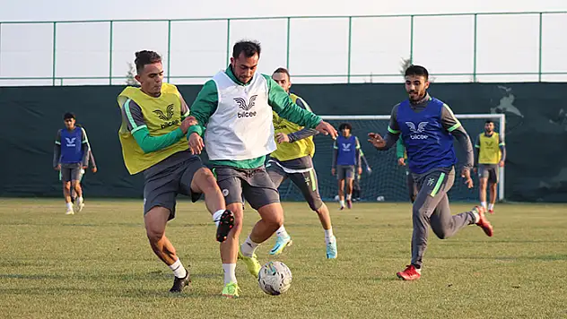 1922 Konyaspor Kütahyaspor maçı için taktik çalışıyor!