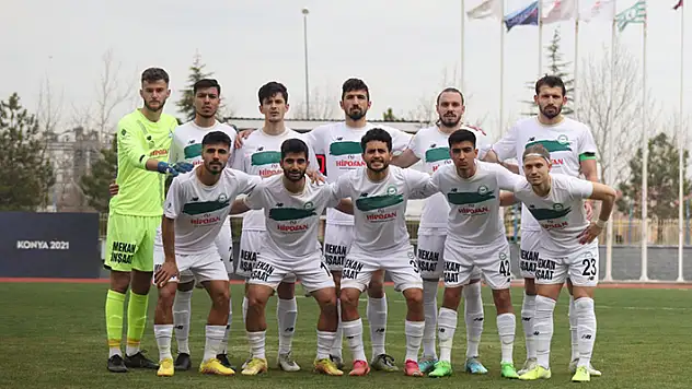 1922 Konyaspor ligin ilk maçında İstanbul'da