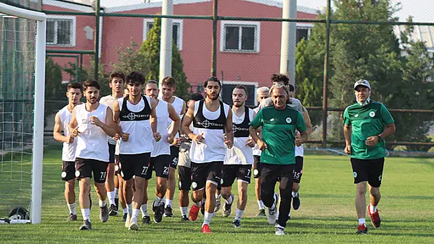 1922 Konyaspor nefes açıyor 