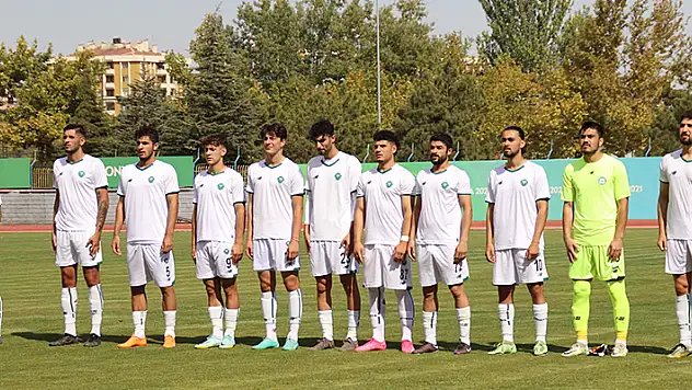 1922 Konyaspor puanla tanıştı
