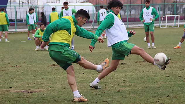 1922 KONYASPOR SİLİVRİ'YE BİLENİYOR