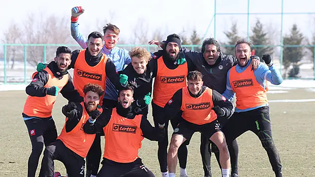 1922 Konyaspor taktik çalışıyor...