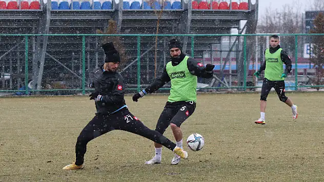 1922 Konyaspor taktik deniyor!