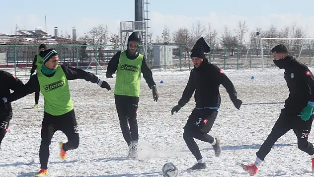 1922 Konyaspor'a kar engeli! 
