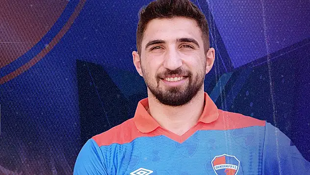 1922 Konyaspor'da Aybars Tüfekci gitti