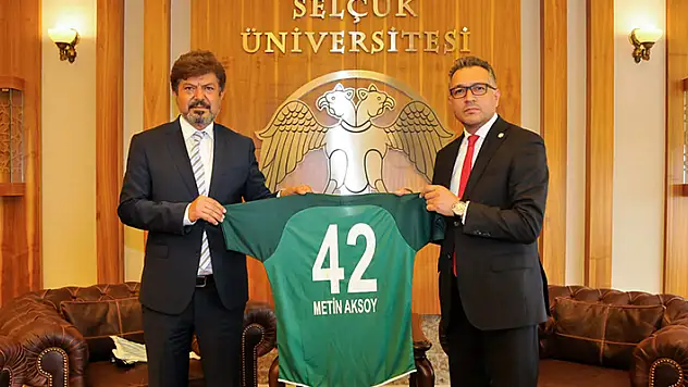 1922 Konyaspor'da ziyaretler sürüyor 