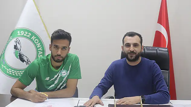 1922 Konyaspor'dan savunmaya takviye!