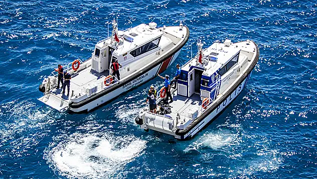 2 amatör dalgıç, suyun altında ceset buldu
