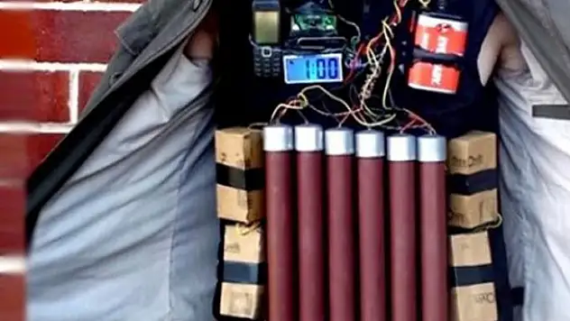 2 canlı bomba yakalandı: Hedeflerinde...
