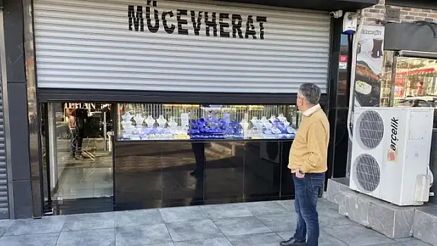 2 dakikada 12 milyonluk kuyumcu vurgunu!
