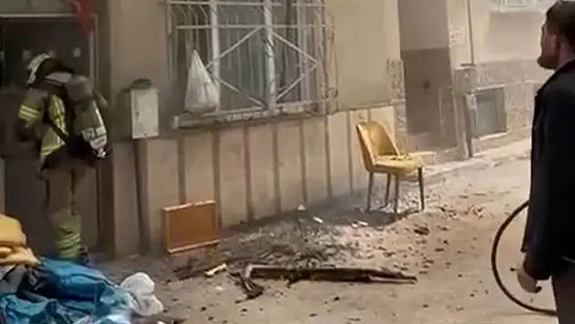 2 katlı bina alevlere teslim oldu