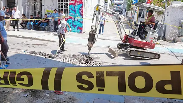 2 kişinin elektrik akımına kapılıp hayatını kaybettiği sokaktaki esnaf, kaçağın yıllardır sürdüğünü söyledi
