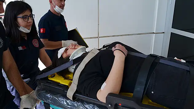 2 lise öğrencisine çarpıp kaçan 17 yaşındaki sürücü teslim oldu 29 bin lira ceza uygulandı
