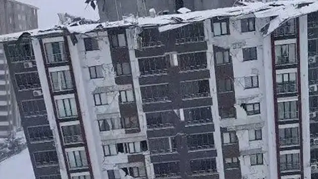 2 milyon 850 bin liraya satılıyordu! İlanında 'depreme dayanıklı' yazıyordu, ilk depremde çöktü