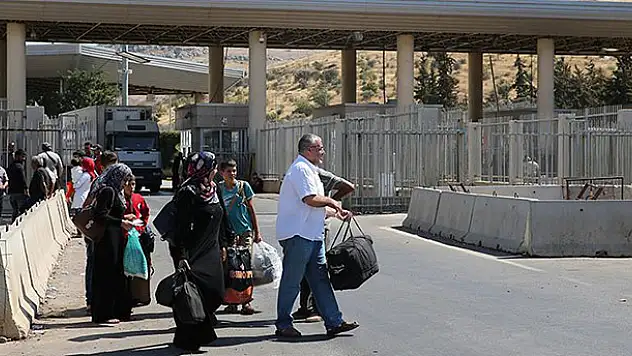 20 bin Suriyeliden 6 bin 500'ü Türkiye'ye döndü