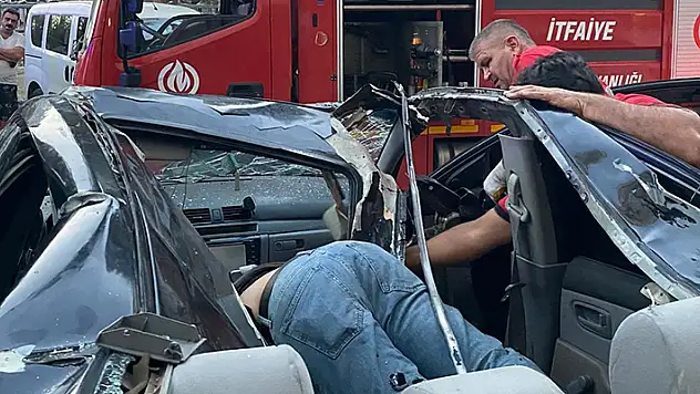 20'nci kattan otomobilin üzerine düşen kişi ağır yaralandı
